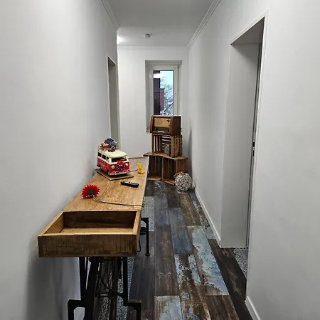 بيت ضيافة In - Charming With Garden Patio كولونيا